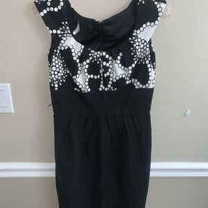 London Times women's black white career dress sz 8 fitted pit to pit appx 32"